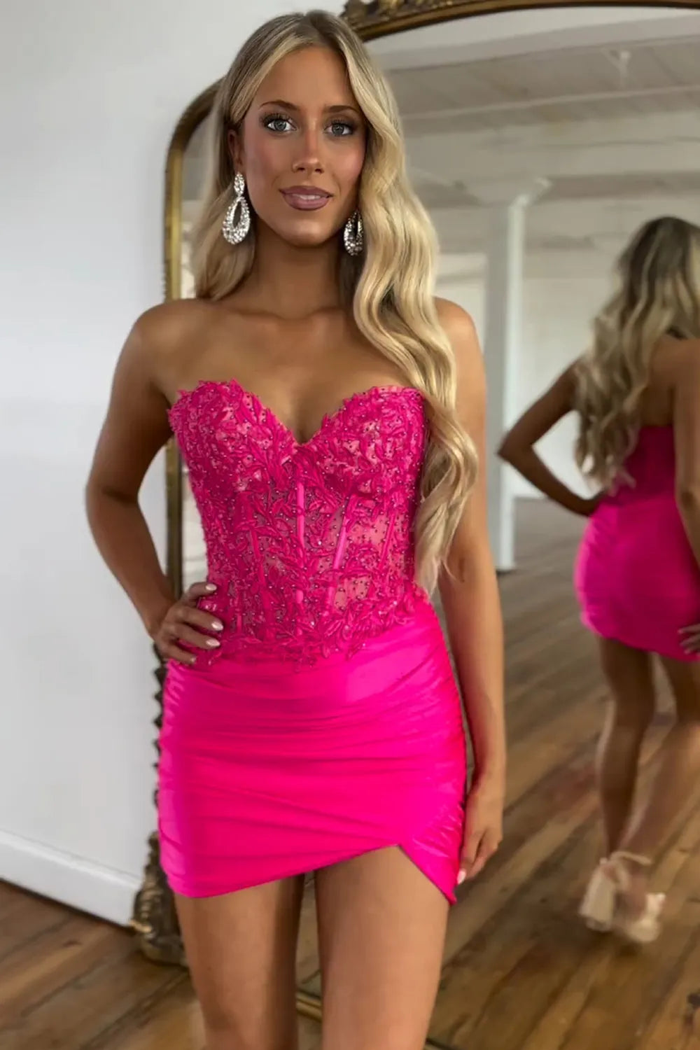 Strapless Lace Corset Homecoming Dress | Sequin-Embellished Sweetheart Short Prom Gown