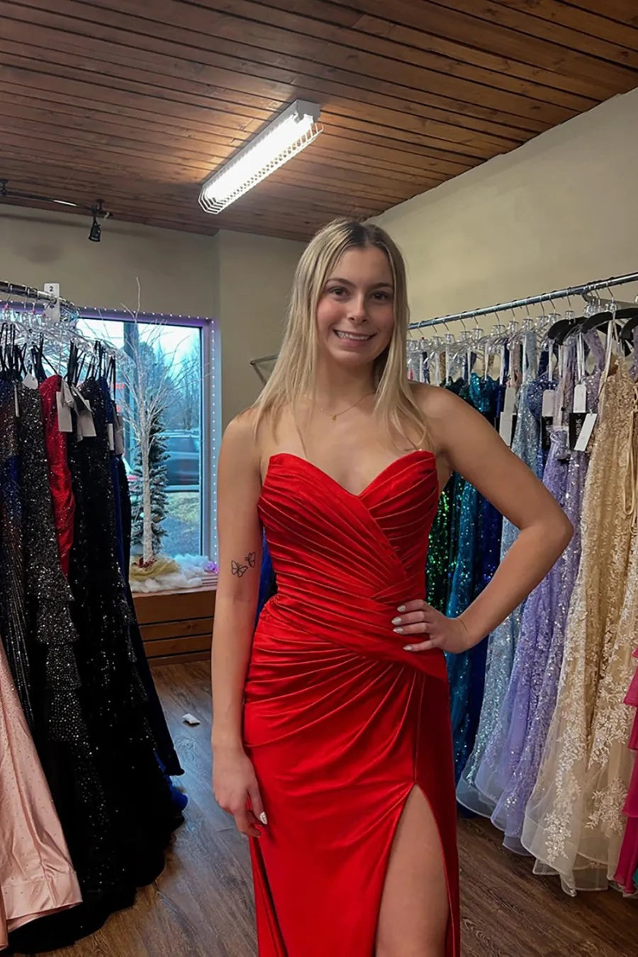 Red Sweetheart Mermaid Satin Ruched Long Prom Dress with Slit