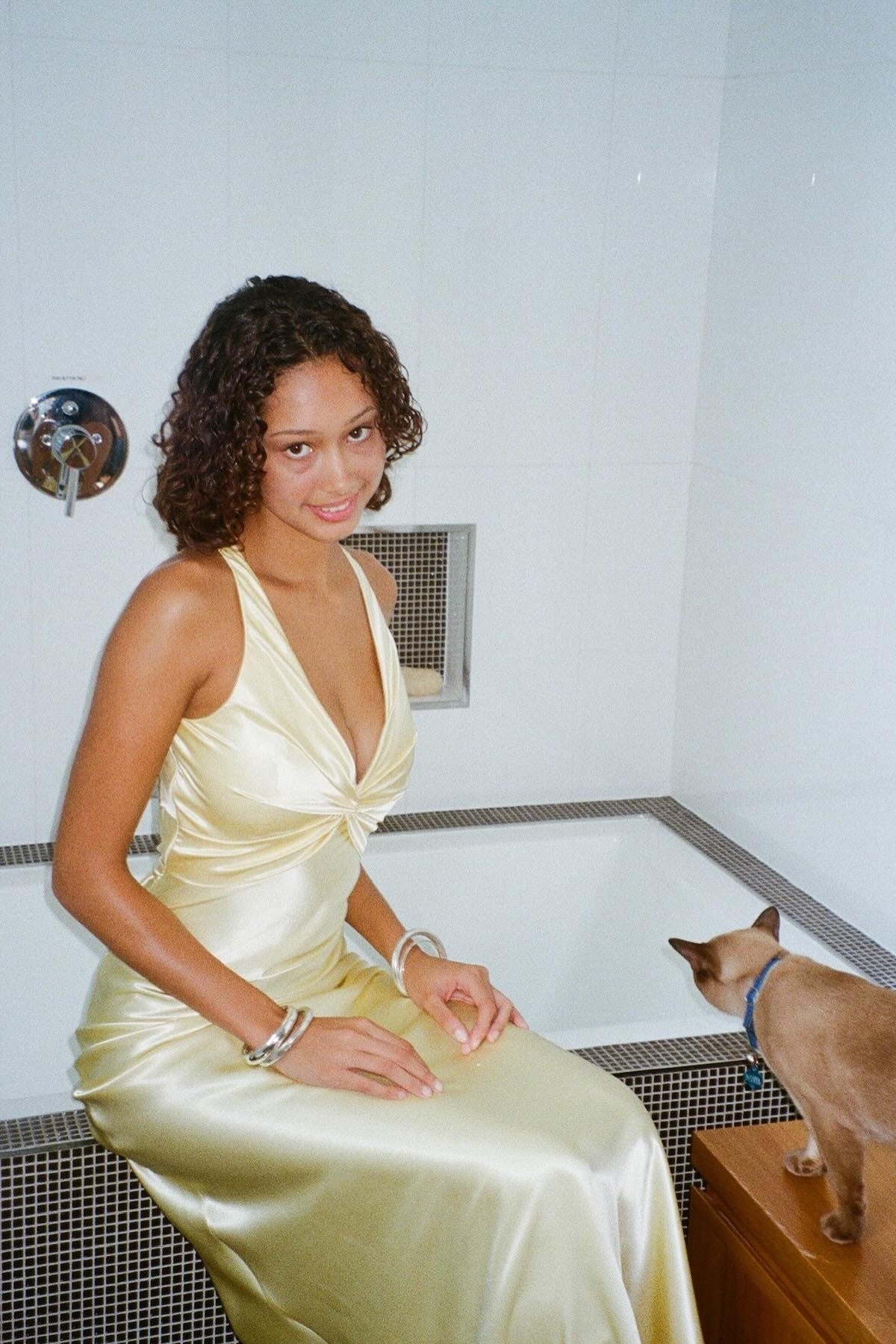 Simple Green V-Neck Satin Mermaid Long Prom Dress