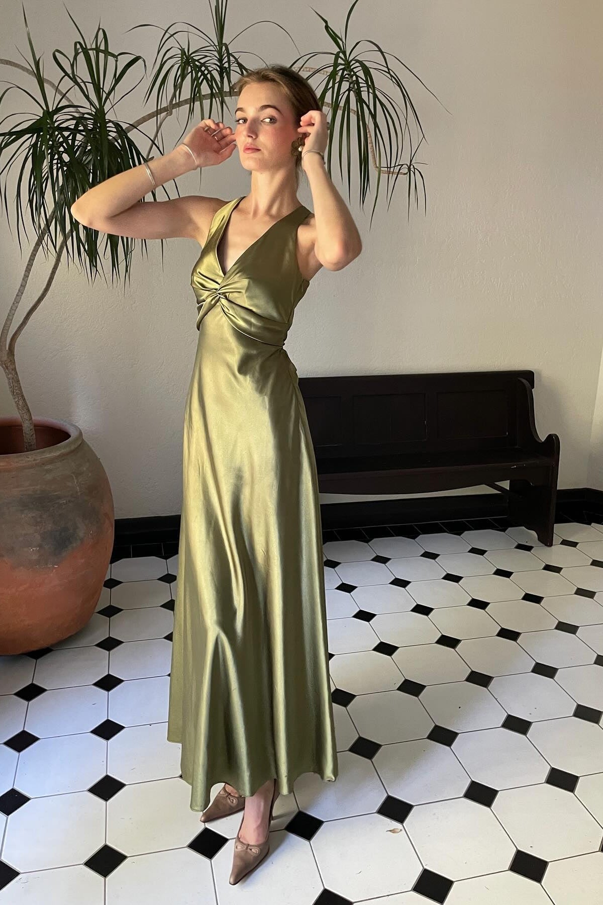 Simple Green V-Neck Satin Mermaid Long Prom Dress