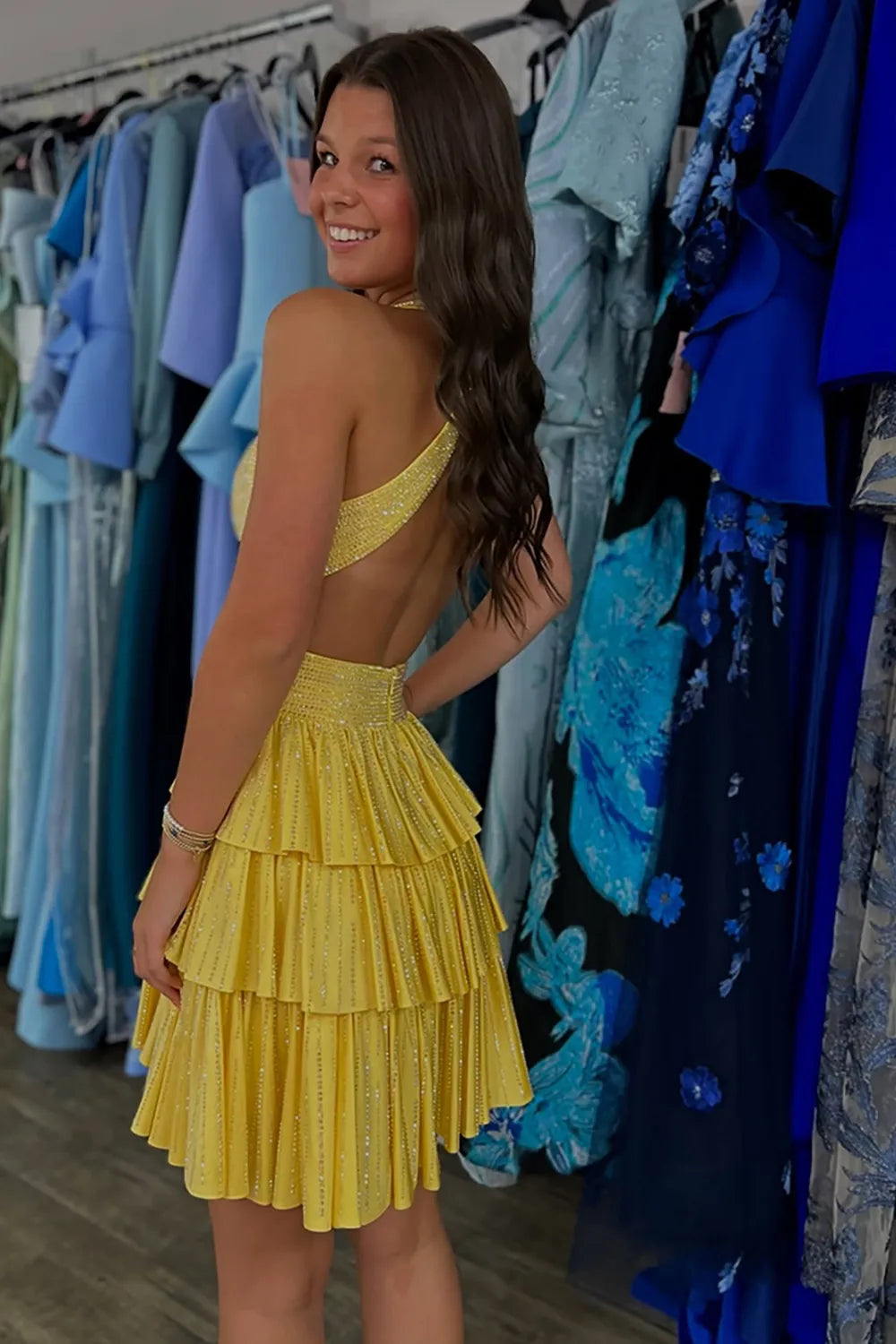 Sparkling Halter Neck Homecoming Dress | Rhinestone-Embellished Tiered Ruffle Skirt Short Prom Gown