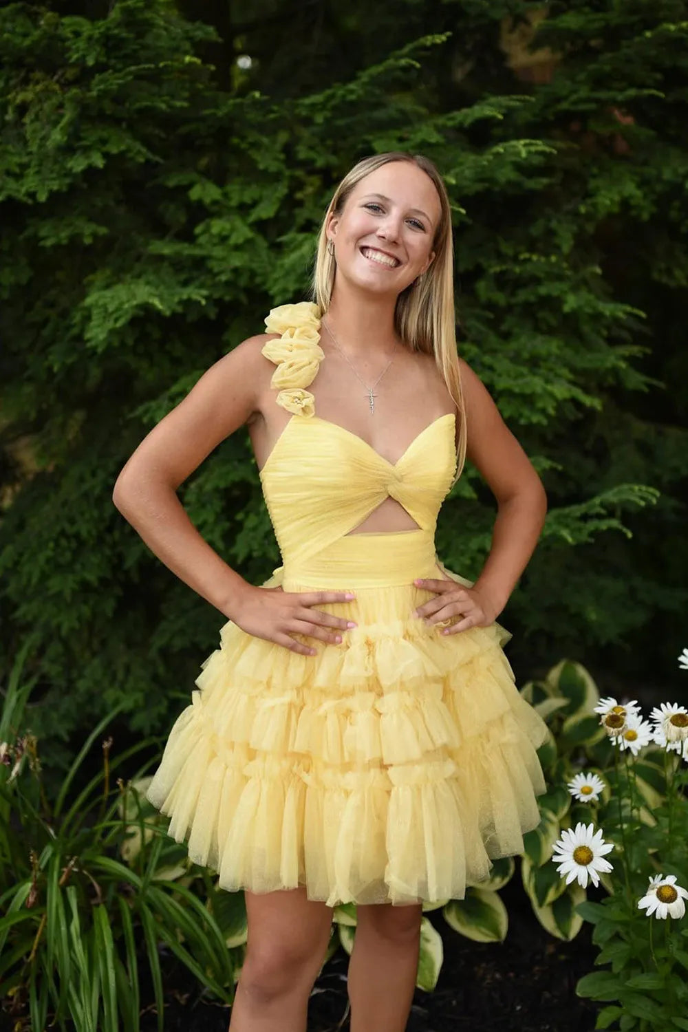 One-Shoulder Tulle Homecoming Dress | Sweetheart Cutout Tiered Ruffle Short Prom Gown
